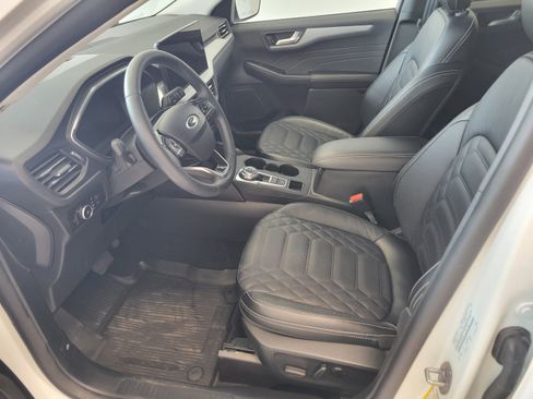Used 2024 Ford Escape Platinum w/ Premium Technology Package AWD/4WD image 8