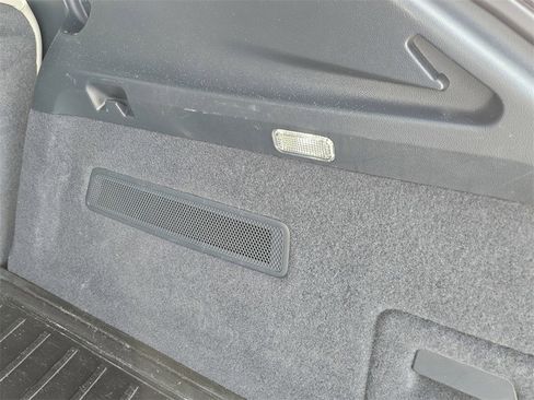 Used 2022 Porsche Cayenne image 31