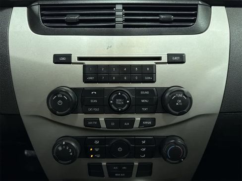 Used 2010 Ford Focus SE image 20