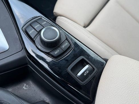 Used 2020 BMW 230i xDrive Convertible image 21