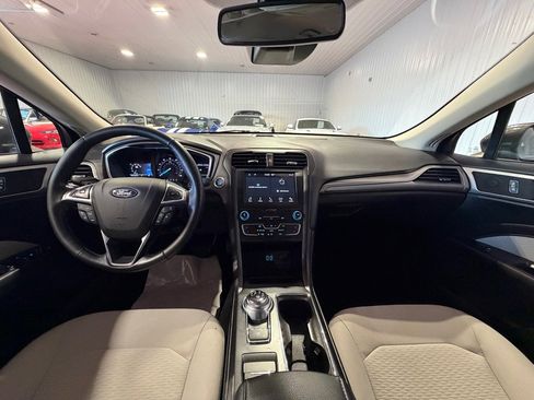 Used 2019 Ford Fusion SE w/ Equipment Group 151A image 27