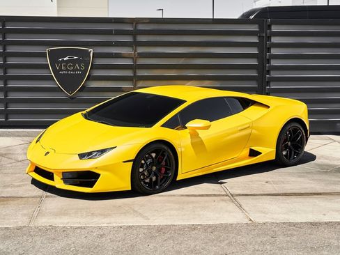 Used 2017 Lamborghini Huracan LP 580-2 RWD image 5