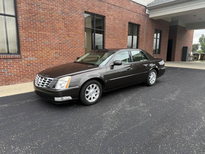Used 2008 Cadillac DTS FWD image 1