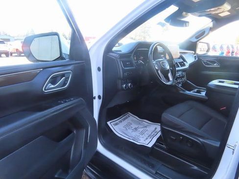 Used 2024 GMC Yukon SLE AWD/4WD image 15