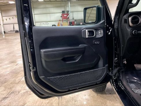 Used 2020 Jeep Wrangler Sport AWD/4WD image 21
