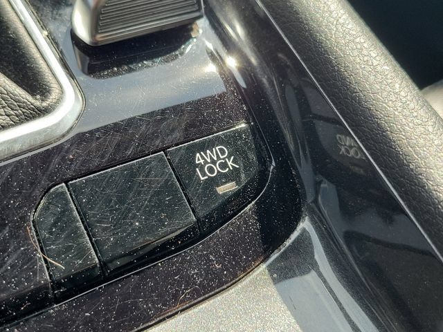 Used 2025 Jeep Compass Latitude AWD/4WD image 32