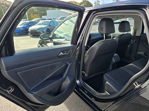 Used 2024 Volkswagen Jetta SE image 34