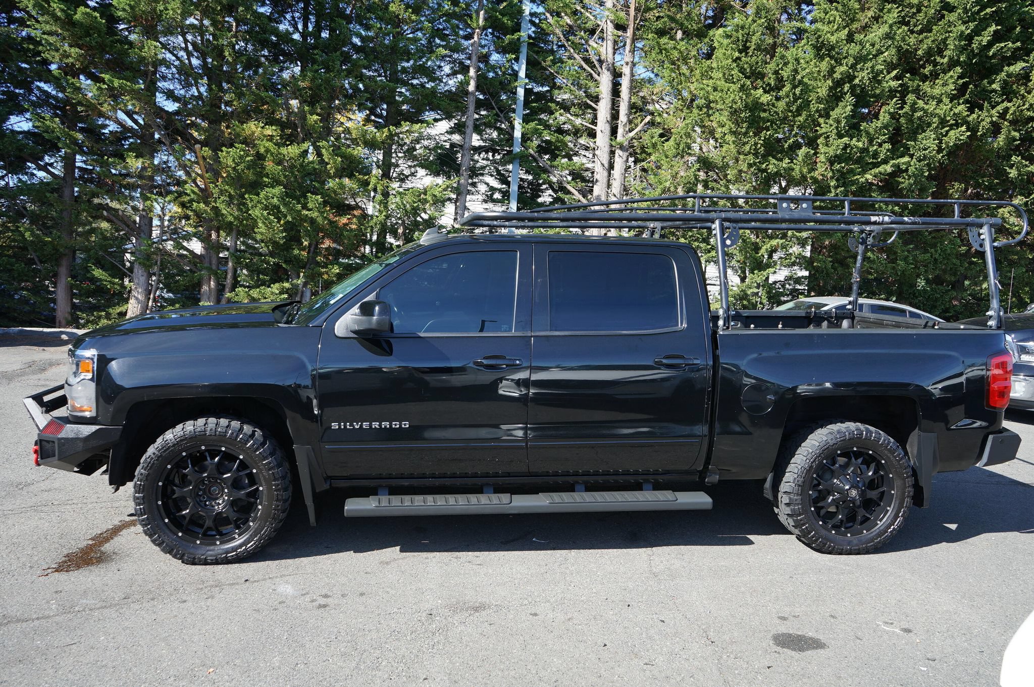 Used 2018 Chevrolet Silverado 1500 LT w/ All Star Edition AWD/4WD image 2