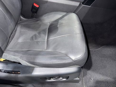 Used 2018 Land Rover Discovery SE image 65