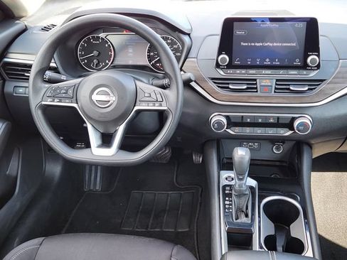 Used 2024 Nissan Altima 2.5 SV FWD image 28