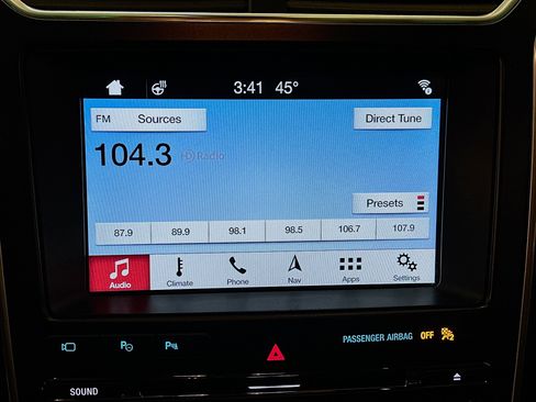 Used 2017 Ford Explorer Limited w/ Equipment Group 301A AWD/4WD image 21