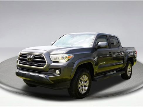 Used 2019 Toyota Tacoma SR5 RWD image 18