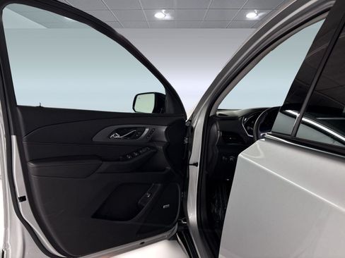 Used 2019 Chevrolet Traverse Premier w/ Redline Edition FWD image 5