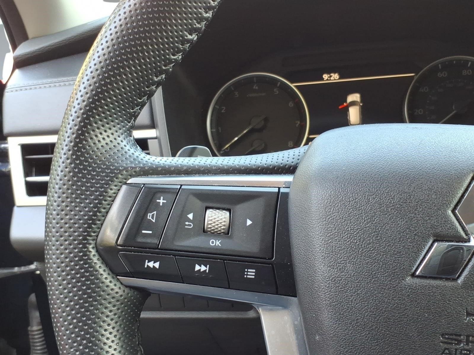 Used 2025 Mitsubishi Outlander SE AWD/4WD image 11