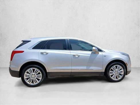 Used 2017 Cadillac XT5 Premium Luxury w/ LPO, Wheel Lock Package FWD image 4