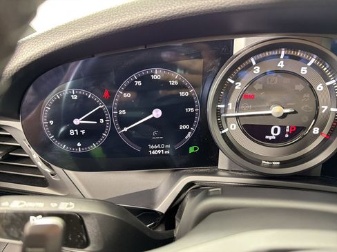 Certified 2024 Porsche 911 Carrera T RWD image 19