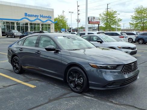 Used 2025 Honda Accord SE image 3