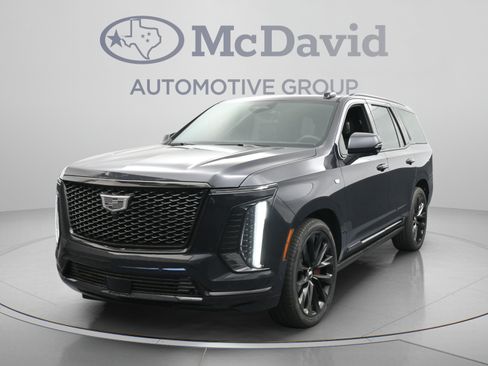 Used 2026 Cadillac Escalade Platinum Sport w/ LPO, ONYX Package AWD/4WD image 4