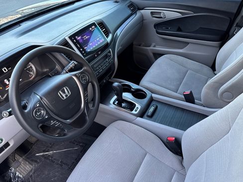 Used 2017 Honda Pilot EX image 10