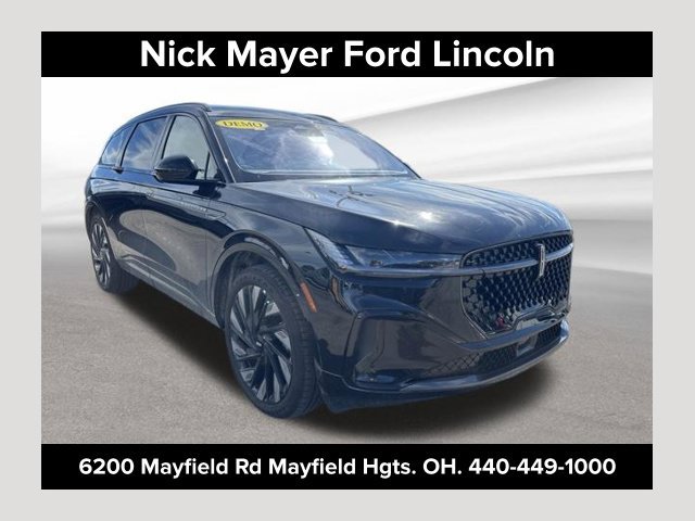 New 2026 Lincoln Nautilus Reserve w/ Jet Appearance Package AWD/4WD image 1
