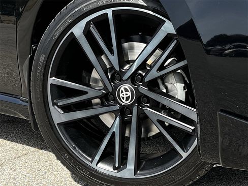 Used 2025 Toyota Camry XSE image 28