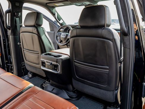 Used 2025 GMC Sierra 2500 Denali Ultimate image 32