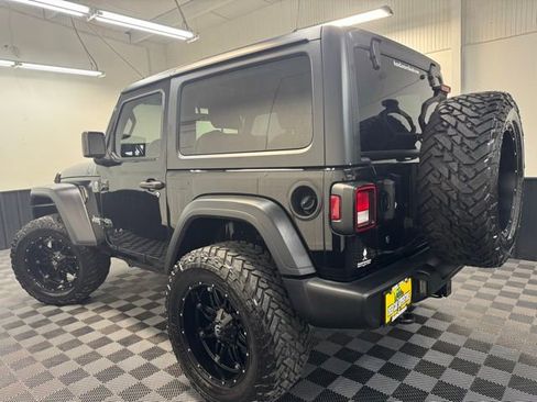 Used 2019 Jeep Wrangler Sport w/ Quick Order Package 24S AWD/4WD image 3