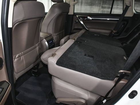 Used 2023 Lexus GX 460 Premium image 56