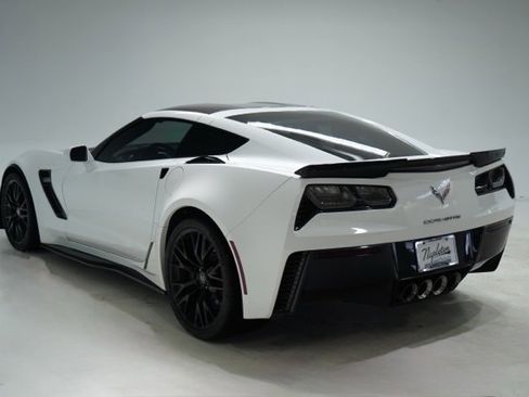 Used 2016 Chevrolet Corvette Z06 w/ 3LZ Preferred Equipment Group image 5