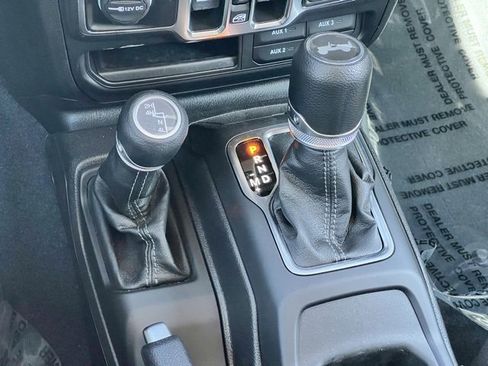 Used 2024 Jeep Wrangler Sport S image 29