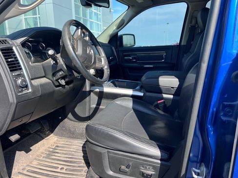Used 2017 RAM 1500 Laramie w/ Convenience Group AWD/4WD image 3