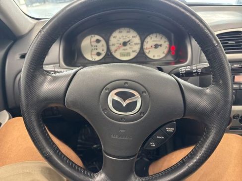Used 2003 MAZDA Protege5 FWD image 30