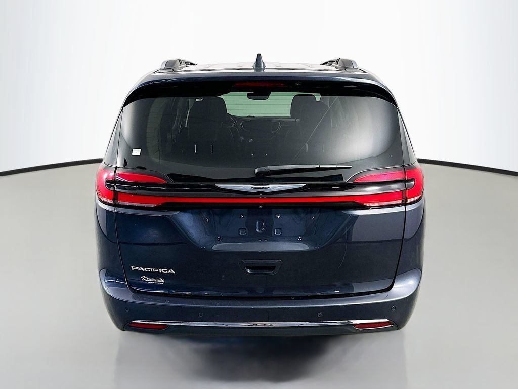 Used 2021 Chrysler Pacifica Touring-L FWD image 6