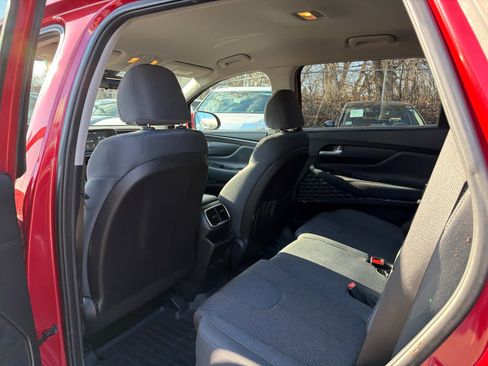 Used 2019 Hyundai Santa Fe SE image 6