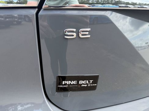 Used 2025 Volkswagen Atlas SE FWD image 26