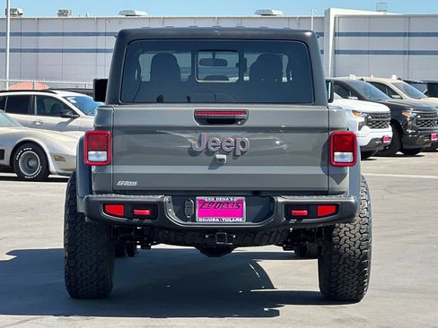 Used 2020 Jeep Gladiator Rubicon AWD/4WD image 6