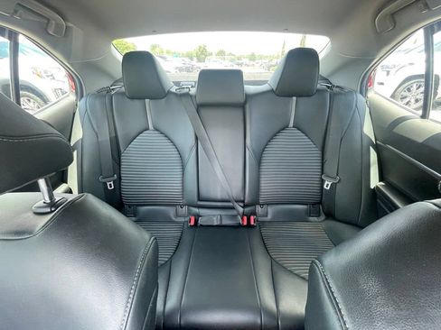 Used 2020 Toyota Camry SE FWD image 23
