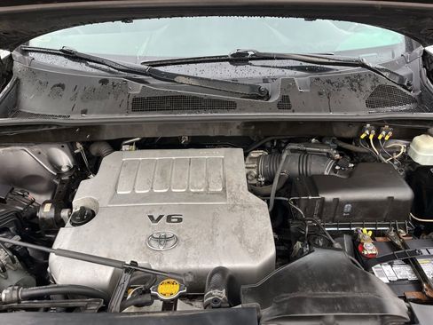 Used 2012 Toyota Highlander SE w/ Tow Pkg AWD/4WD image 12