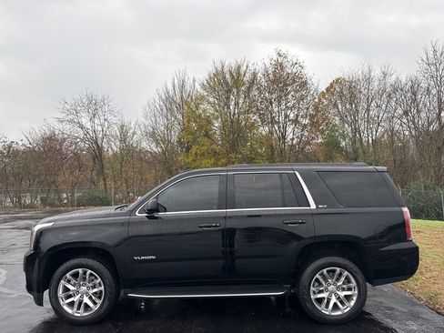 Used 2018 GMC Yukon SLT image 2