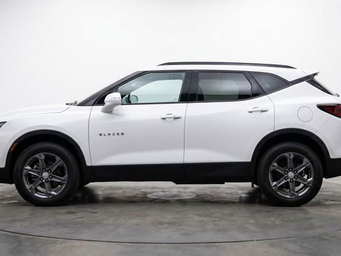 Used 2025 Chevrolet Blazer LT FWD image 5