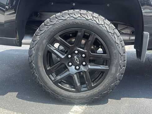 Used 2021 Chevrolet Silverado 1500 LT Trail Boss w/ Convenience Package II AWD/4WD image 9