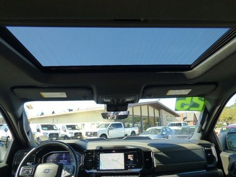 Used 2025 Chevrolet Silverado 1500 ZR2 w/ Technology Package image 8