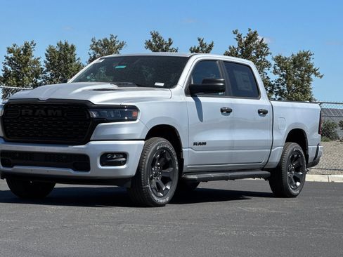 New 2026 RAM 1500 Express AWD/4WD image 7