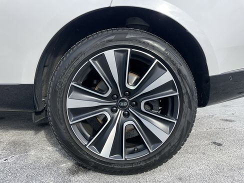 Used 2023 Land Rover Range Rover SE image 10