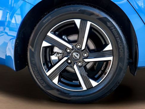 Used 2025 Nissan Sentra SV image 27