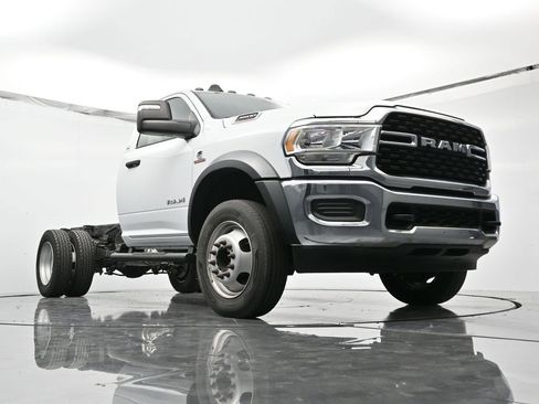 Used 2023 RAM 4500 SLT w/ Quick Order Package 2YG SLT RWD image 40