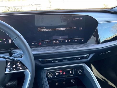 Certified 2025 Audi Q5 Premium w/ Convenience Package image 6