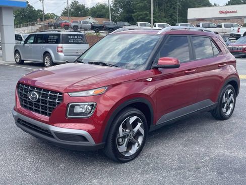 Used 2024 Hyundai Venue SEL FWD image 7