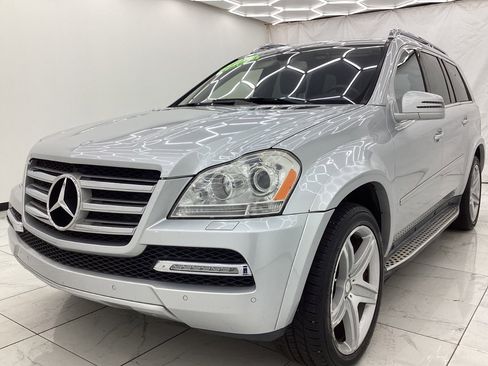 Used 2011 Mercedes-Benz GL 550 4MATIC image 1
