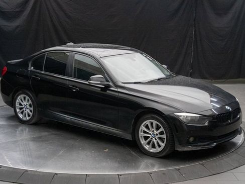 Used 2017 BMW 320i xDrive Sedan image 2
